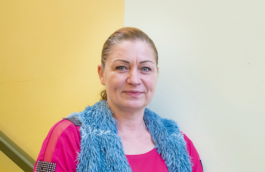 Jolanta Vicinska darbojas Kandavas novada bāriņtiesā un arī pati jau septiņus gadus ir audžumamma. Foto — Alise Šulca, Picture Agency