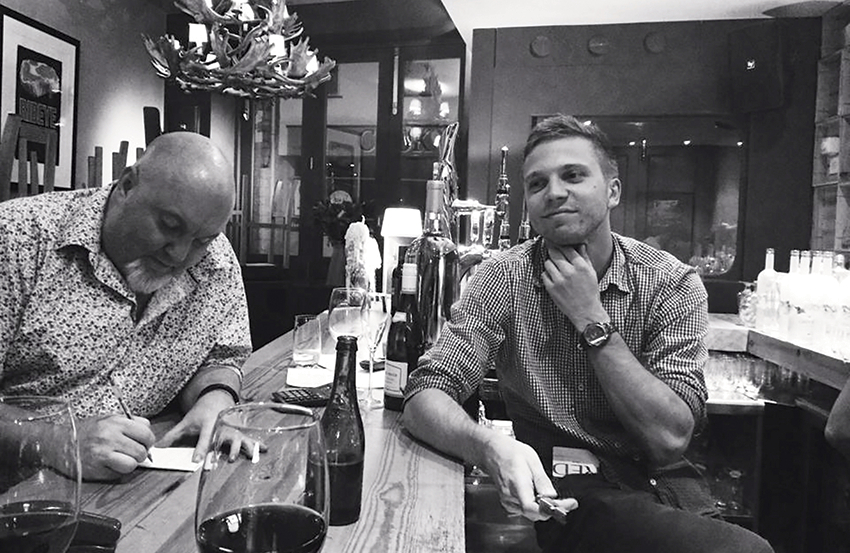 Ar Red Grill House īpašnieku Gērnsijā. Foto no privātā arhīva