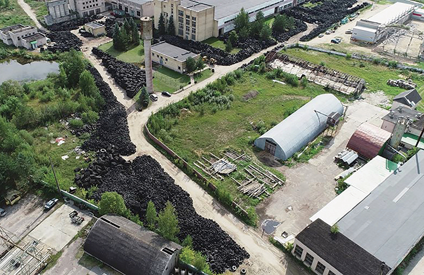 Pašā Latvijas pierobežā, Zarasu pilsētiņā lietuviešu kompānija UAB Torgita ir gluži vai ieaugusi riepās! Patlaban VVD turpina pārbaudi, vai šis uzņēmums fiktīvi izsniedzis apliecinājumus arī Latvijas uzņēmumiem par riepu pārstrādi. Foto no Facebook