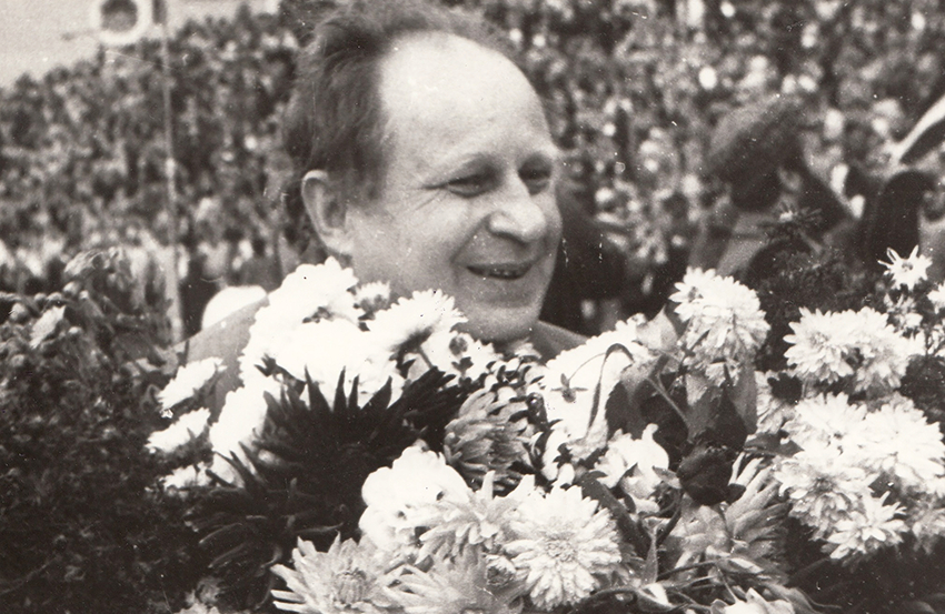 Jānis Stradiņš 1988. gada 7. oktobra manifestācijā Par tiesisku valsti