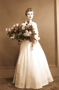 Iesvētības. Toronto Sv. Andreja latviešu un igauņu luterāņu kopējā draudzē 1955. gada Vasarsvētkos. Foto no privātā arhīva
