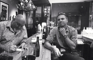 Ar Red Grill House īpašnieku Gērnsijā. Foto no privātā arhīva