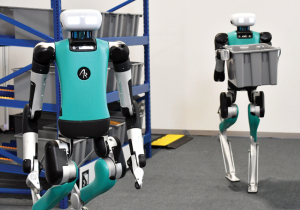 Interneta tirdzniecības milzis Amazon savos pasūtījumu apstrādes centros aizvien vairāk izmantos humanoīdos robotus Digit
