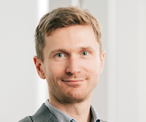 Uzņēmuma līdzdibinātājs zirnekļu zīda pētnieks Kristaps Jaudzems.