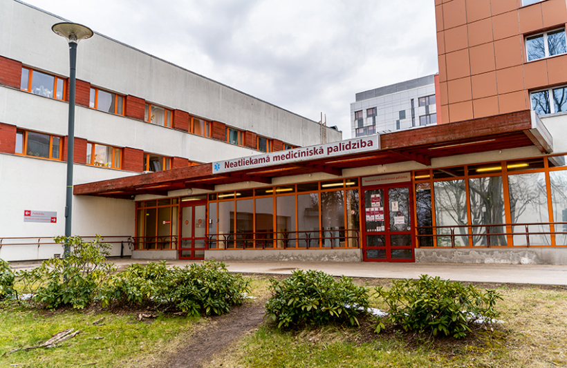 Atsaucoties it kā uz matemātisku kļūdu, tika uzpūsta arī iepirkuma uzvarētāju tāme Uzņemšanas nodaļas renovācijai, izkrāpjot vairāk nekā 40 tūkstošus eiro. Foto — Lauris Aizupietis