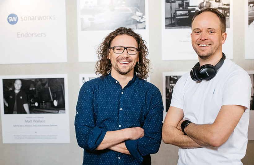 Sonarworks līdzdibinātāji Helmuts Bēms un Mārtiņš Popelis. Foto no uzņēmuma arhīva