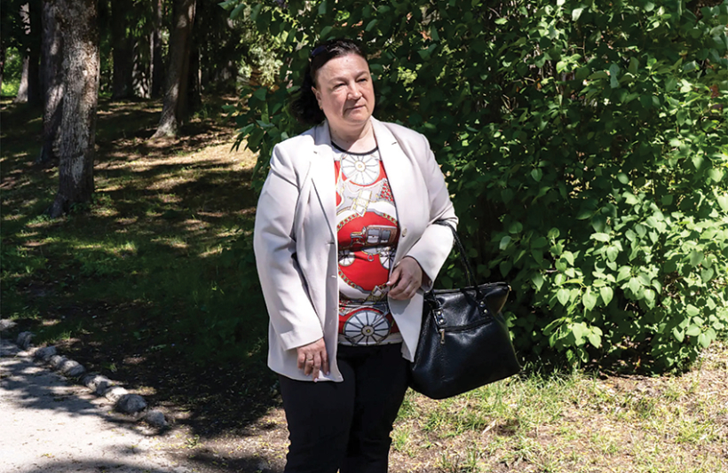 Staņislava Ļarčenko atzīst, ka pēc četriem kara mēnešiem ir «noņēmusi rozā brilles». Foto — The New York Times