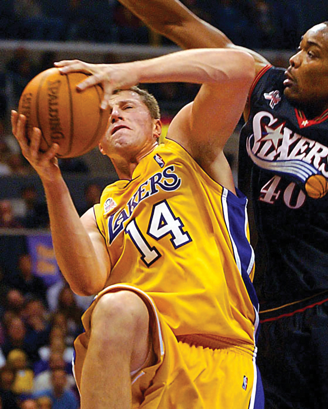 Staņislavs Medvedenko kā Losandželosas Lakers spēlētājs 2001. gadā. Foto no personīgā arhīva