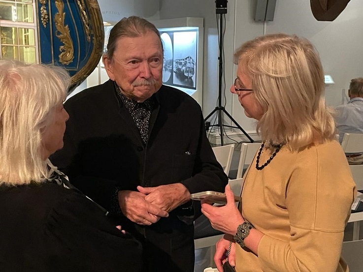 Andrejs un Ligita Legzdiņi izstādes atklāšanā. Autores foto
