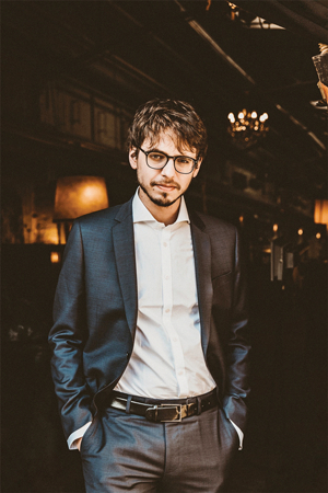 Franču pianists Likā Debargs. Publicitātes foto