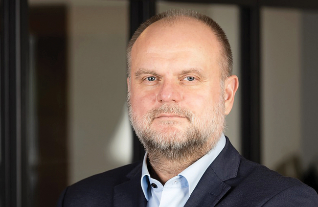«Jo vairāk mēs ar mākslīgā intelekta rīkiem strādāsim latviešu valodā, jo gudrāki tie būs,» saka Kaspars Kauliņš un aicina nebaidīties izmantot to piedāvātās iespējas. Foto no uzņēmuma arhīva