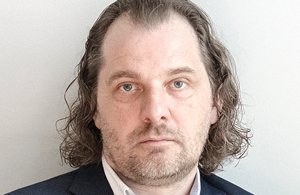 Zivju pārstrādes uzņēmuma Karavela līdzīpašnieks un Darba devēju konfederācijas prezidents Andris Bite: «Ir patīkami strādāt ar cilvēkiem, kas grib nopelnīt naudu. Tāpēc jau viņi šeit ierodas.» Foto — Reinis Hofmanis, no Ir arhīva