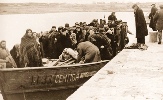 Latviešu bēgļu laiva Centība Hervikenas ostā Gotlandē 1944. gada 10. novembrī
