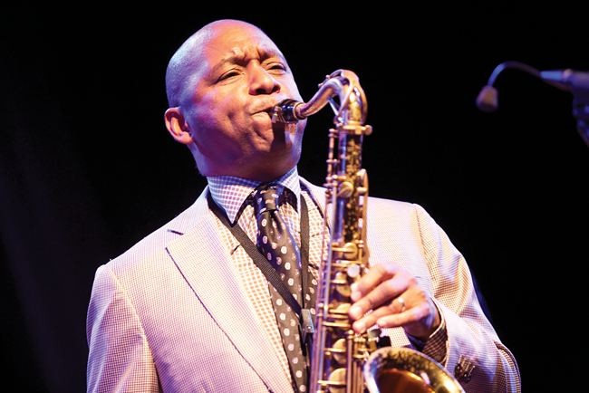 Brenfords Marsalis ir viens no ietekmīgākajiem amerikāņu saksofonistiem, kurš ne tikai radījis un izpildījis virtuozus mūzikas ierakstus, bet arī spēcīgi ietekmējis džeza attīstību Amerikā un kā pasniedzējs palīdzējis augt jaunajiem talantiem. Foto — Rodžers Tomass