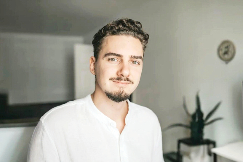 «Paldies OpenAI čatbotam ChatGPT, ka visu pasauli beidzot interesē arī tas, kas jau sen interesējis mani. Vairs neesmu vientuļš ar savu aizraušanos,» saka Igors Uhaņs, kurš par mākslīgo intelektu sāka interesēties pirms 10 gadiem