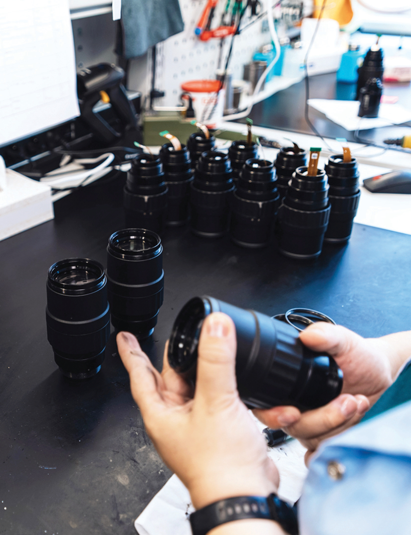 Pulsar Optics optiskās ierīces, ko zina ikviens vietējais mednieks, taču produkcija nonāk 50 valstīs