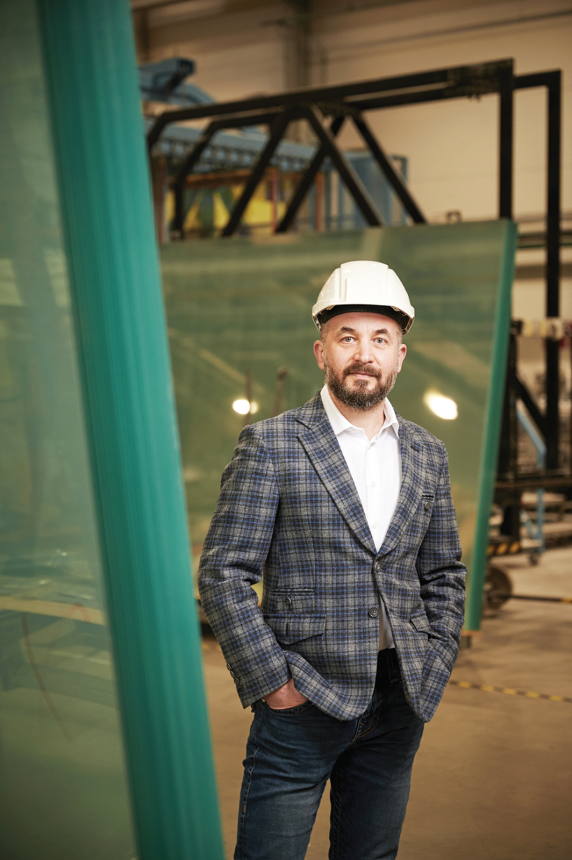 Groglass ir viens no lielākajiem neatstarojoša stikla ražotājiem pasaulē. Savu produktu pārdod arī vairākās Āzijas valstīs un Austrālijā. Turklāt Jaunzēlandē, kas no Latvijas ir viena no tālākajām vietām uz planētas, tas savā nišā ir tirgus līderis. Attēlā: Groglass dibinātājs un padomes priekšsēdētājs Aleksandrs Kelbergs