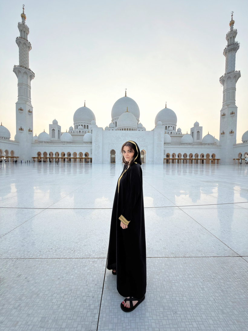 Lienes aizraušanās ir ceļošana, nesen viņa bija Apvienotajos Arābu Emirātos