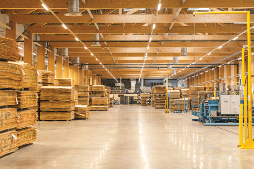 Latvijas Finiera ražotnes Verems kopējā platība ir pieci hektāri. Tās būvniecībā izmantotas koka konstrukcijas