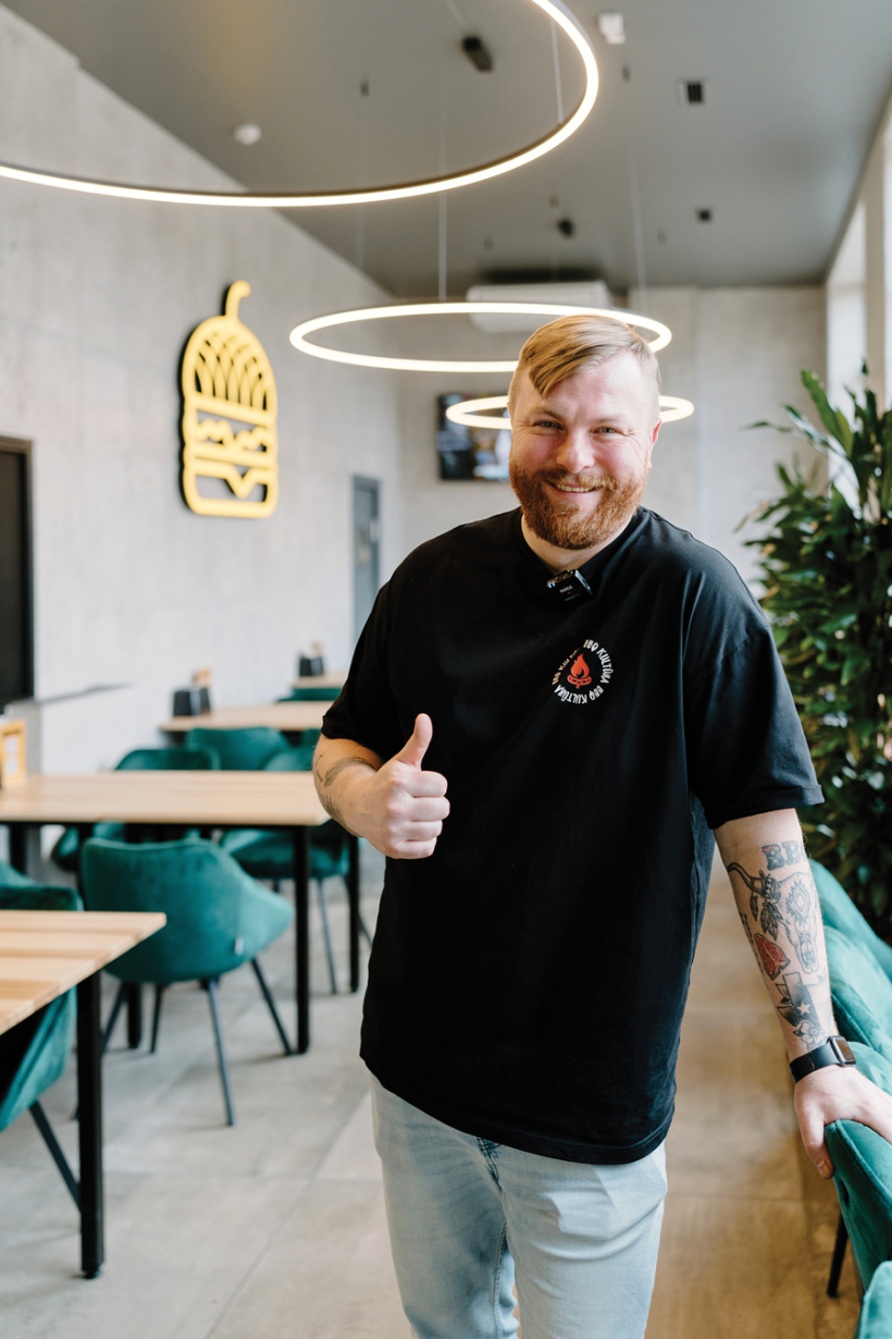 Kristapa Ozola izveidotais Oak’a Burgers kļuvis par vienu no street food nišas līderiem — pagājušajā gadā pārdeva pusmiljonu burgeru