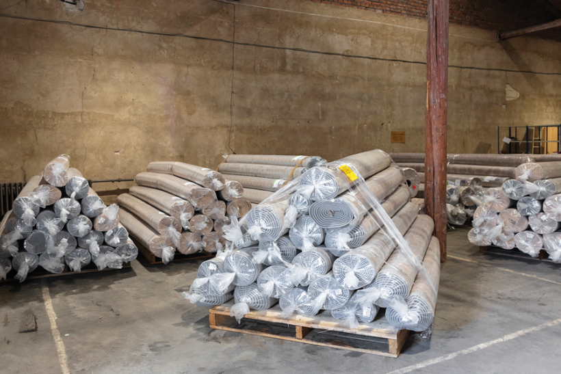 Muitnieku konfiscēta ekskluzīvu paklāju krava, kas bija ceļā no Krievijas uz Moldovu.