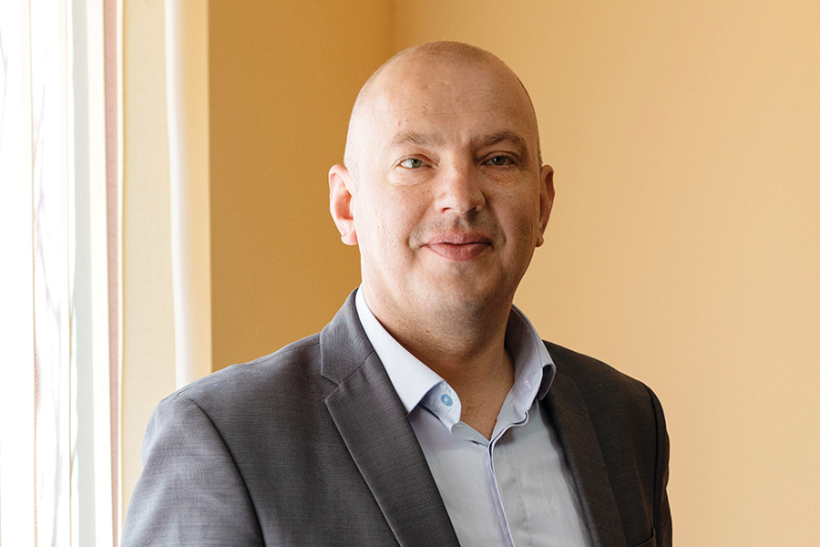 Nodrošinājuma valsts aģentūras Izņemto lietu un resursu pārvaldības departamenta Resursu pārvaldes vadītājs Jānis Nebars: «Noliktavu telpas jau kļūst par šauru.»