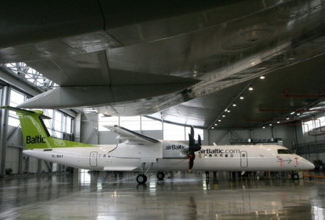 ''airBaltic'' Rīgas lidostā prezentē ceturto jauno ''Bombardier'' lidaparātu. Foto: Evija Trifanova, LETA