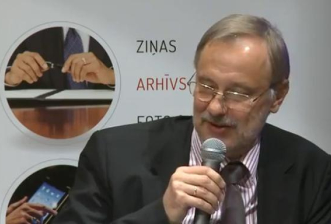 2014_09_auzi-pscr-media-large.jpg