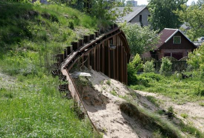 Baložu kāpa Berģos ar redzamu nostiprinājumu pēc sākotnējās norakšanas. Foto: Gatis Dieziņš, LETA