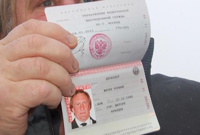 Franču kinoaktieris Žerārs Depardjē ar Krievijas pasi. Foto: AFP/LETA