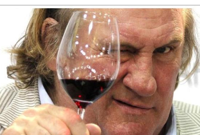 Franču aktieris Žerārs Depardjē fotogrāfijā, ko publicējis britu izdevums "Times"