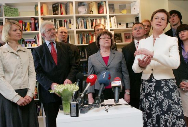 Vairāki cilvēki no "Meierovicas biedrības" iestājušies PS. Viņu vidū arī Sarmīte Ēlerte, kas ir arī biedrības valdē. Autors: Evija Trifanova, LETA