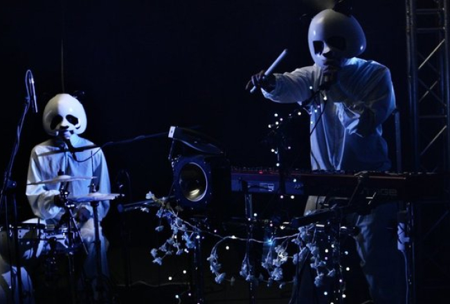 Grupa "Instrumenti" koncertā Sapņu Fabrikā, 2010.gads. Foto: Gints Ivuškāns