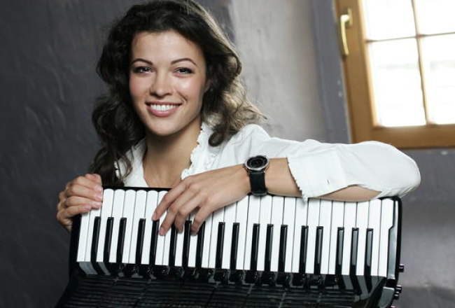 Akordeoniste Ksenija Sidorova, foto Lauris Vīksna, f64