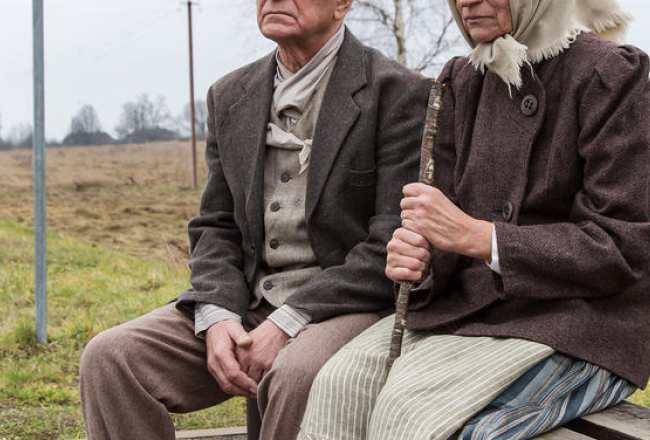 Nacionālā teātra izrādes "Indrāni" plakāts