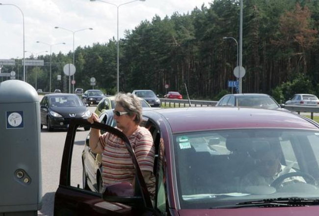 Iebraukšanas kontrolpunktā pie Jūrmalas robežas. Foto: Ieva Čīka, LETA
