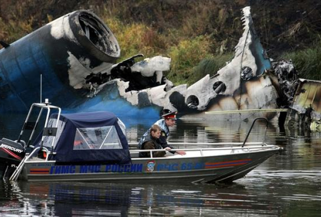 "Jak-42" pēc katastrofas pērngada 7.septembrī. Foto: AFP/LETA