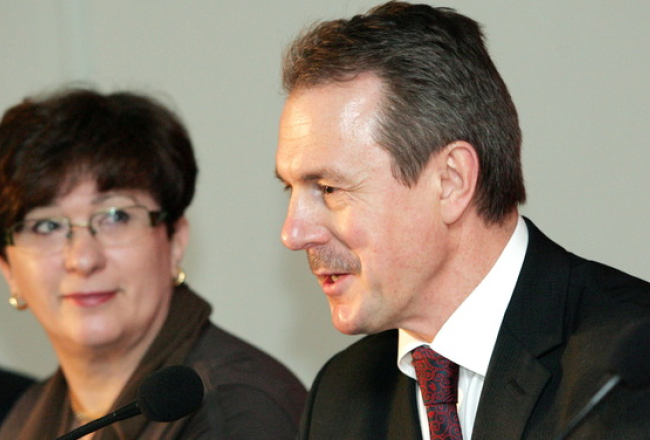 Sandra Kalniete - PS valdes locekle (K) un Ģirts Valdis Kristovskis – PS valdes priekšsēdētājs (L). Foto: Kaspars Krafts, F64