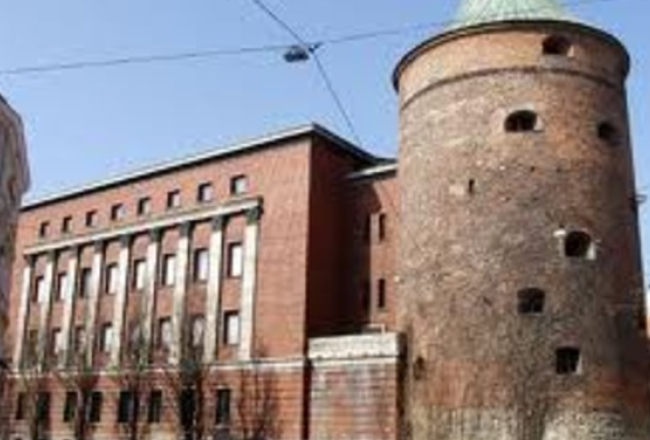 Kara muzejs atrodas Vecrīgā, Smilšu ielā 20