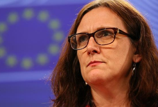 ES komisāre Sesīlija Malmstrēma ir nobažījusies par Krievijas prasībām, kas apdraud ES aviopārvadātājus. Foto: AFP/LETA