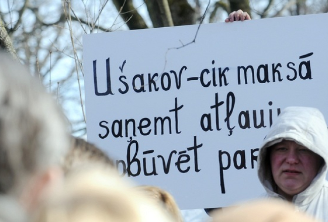 Āgenskalna iedzīvotāji šogad martā tikšanās laikā ar Rīgas mēru protestē pret Mazā Arkādijas parka apbūvi. Foto: Lita Krone, LETA