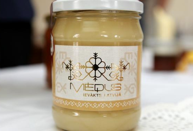 Līdz šim lielāko apjomu pārliecinoši pārsniedzis nepārprotami vietējās izcelsmes piena, olu un medus eksports. Foto: Ieva Čīka, LETA
