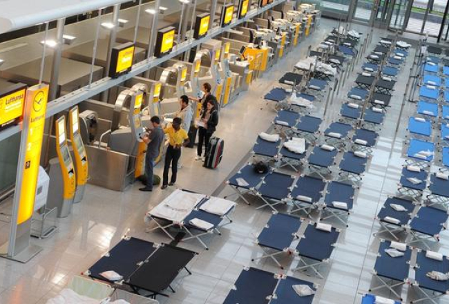 Minhenes lidosta sagatavojusies pasažieru izguldināšanai streika dēļ. Foto: AFP/LETA