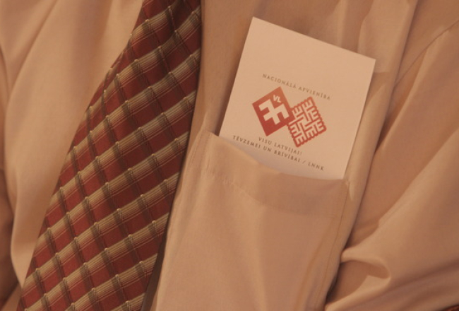 Nacionālās apvienības apvienotais logo. Foto: Jānis Saliņš, F64