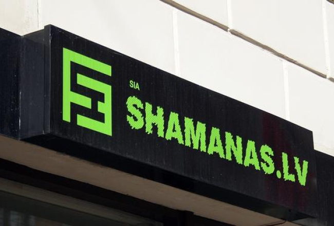 Veikaliņa SIA "Shamanas.lv" izkārtne Ernesta Birznieka-Upīša ielā. Foto: Edijs Pālens, LETA