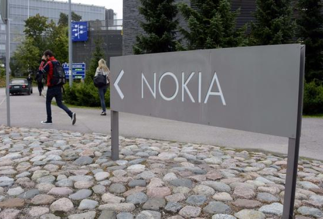 Ceļš uz "Nokia" ražotni Espo pilsētā Somijā. Foto: AFP/LETA