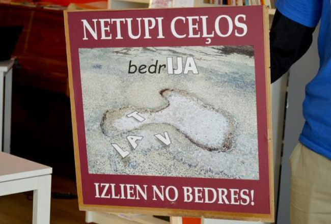 Piebaldzēnu akcijas plakāts. Foto: Inga Nestere, F64