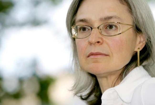 Nogalinātā žurnāliste Anna Poļitkovska. Foto: AFP/LETA