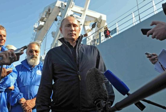 Krievijas prezidents Vladimirs Putins sarunā ar žurnālistiem. Foto: EPA/LETA