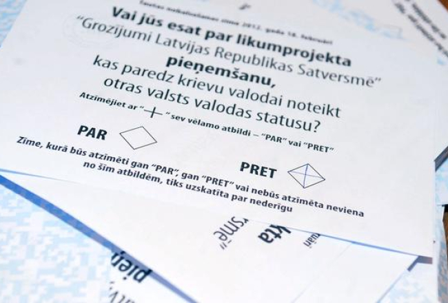 Referenduma biļetens. Foto: Evija Trifanova, LETA